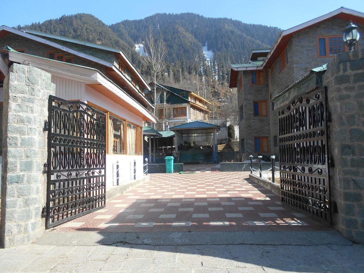 Hotel Abshar Pahalgam Exterior photo
